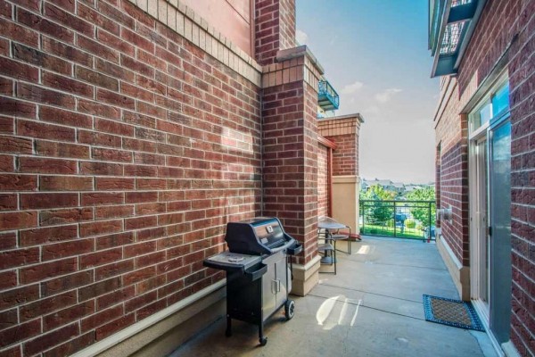 [Image: Spectacular Loft 2 Bed 2 Full Bath]