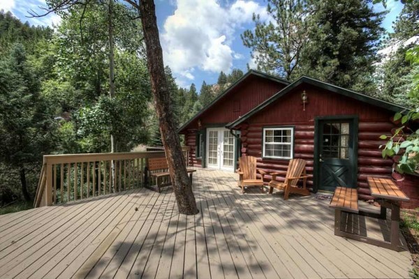 [Image: Rustic Cabin with 5 Star Amenities on Elk Creek]