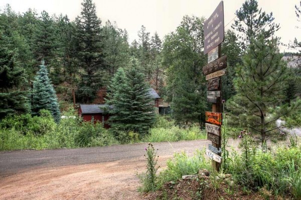 [Image: Rustic Cabin with 5 Star Amenities on Elk Creek]