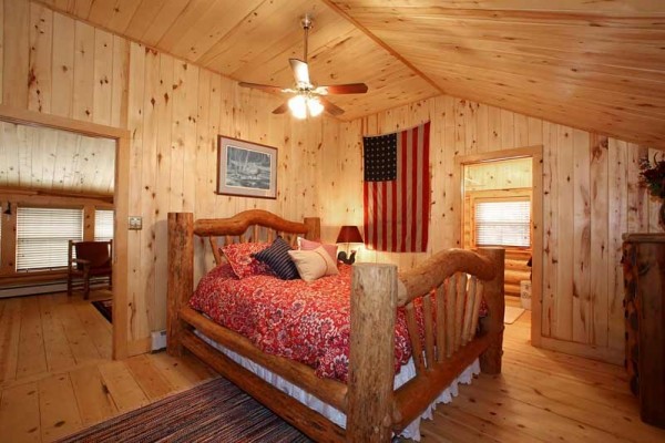 [Image: Rustic Cabin with 5 Star Amenities on Elk Creek]