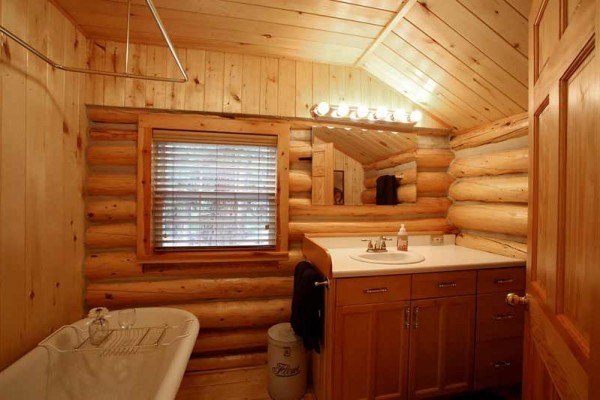 [Image: Rustic Cabin with 5 Star Amenities on Elk Creek]