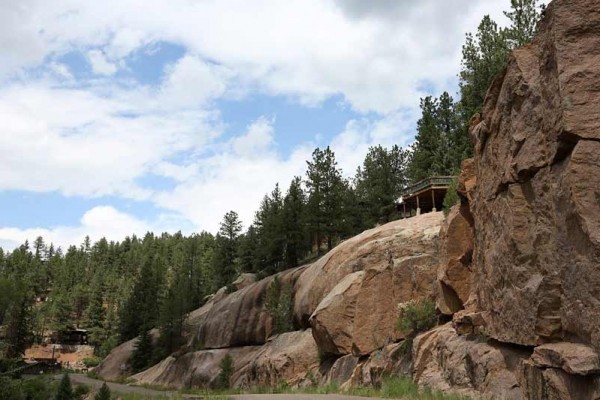 [Image: Rustic Cabin with 5 Star Amenities on Elk Creek]