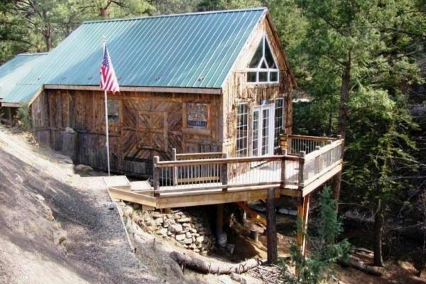 [Image: Classic Remodeled Cabin, Beautifully Detailed, Spacious &amp; Comfortable.]