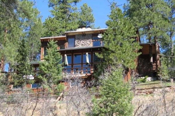 [Image: The Lodge in the Pike - Luxury Mountain Living]