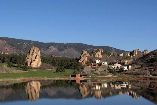 [Image: Contemporary Colorado Mountain Home with the Best View]