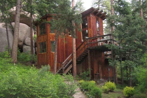 [Image: Cabin in the Pike - Your Mountain Vacation Retreat]