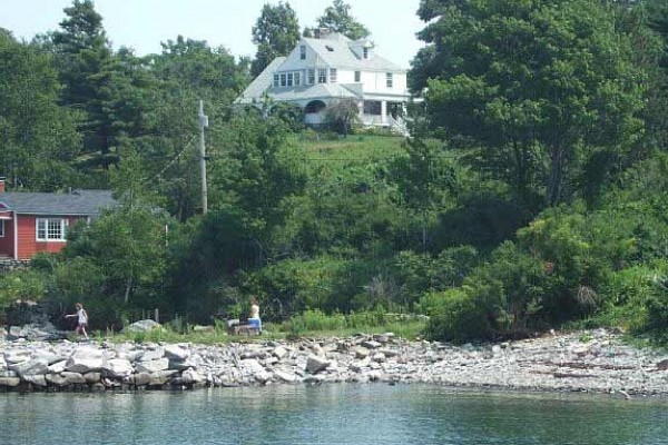 [Image: Rockecliff: Island Home with Harbor Views]