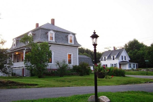 [Image: Ship Captain's Home at Head of Lowell's Cove]