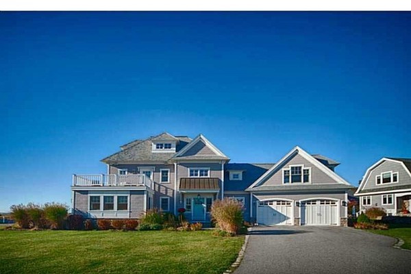 [Image: Magnificent New England Luxury Beach House with Ocean Views]