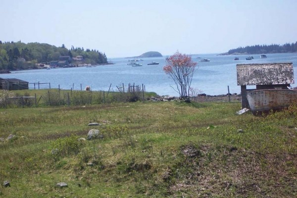 [Image: Cottage with Million Dollar View of Eastern Harbor]