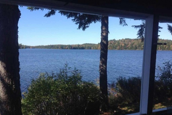 [Image: Private,Lakefront Cottage, Sleeps 4-5]