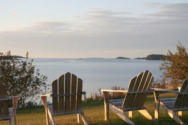 [Image: Charming and Relaxing Holmes Bay Oceanfront Cottage]