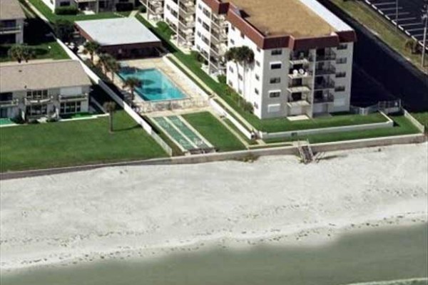 [Image: Beautiful Florida Beachfront Condo in New Smyrna Beach]