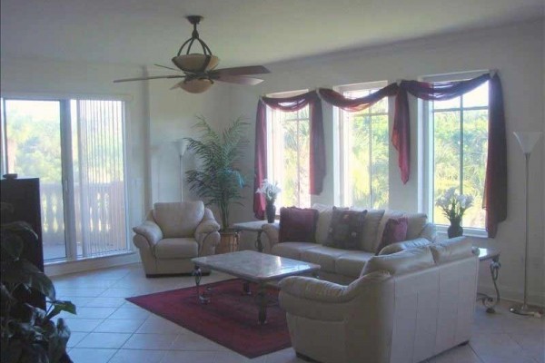 [Image: XX- Large 2300 Sq Ft 3 Bedroom Condo with 1200 Sq Ft Patio !!]