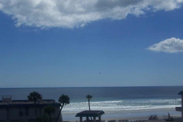 [Image: Oceanview Condo on South 'No Drive' End New Smyrna Beach, Wifi]