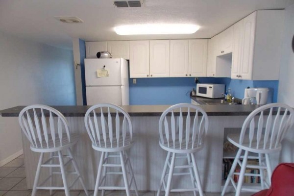 [Image: Ocean View 2/2 Newly Renovated; Family Friendly; No Drive End of Beach]