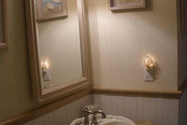 [Image: Luxurious Ocean Front 2 Bedroom-2 Bath Townhome Condo.]