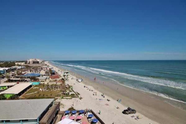 [Image: Corner Direct Oceanfront 2BR/2BA]