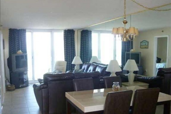 [Image: Breathtaking Oceanfront Condo - New 50' Flat Screen!]