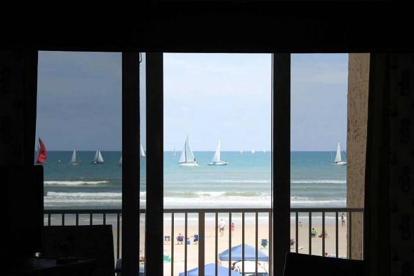 [Image: Mellow Mermaid Oceanfront Suite-Completely Renovated in 2014!]