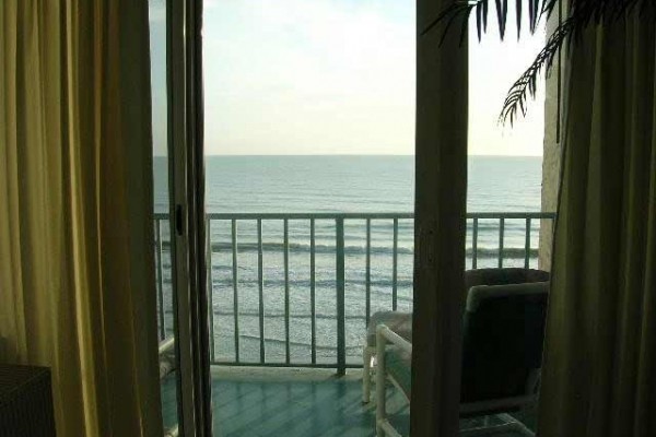 [Image: Oceanfront Upscale Condominium - Beautiful Views - 6th Floor]