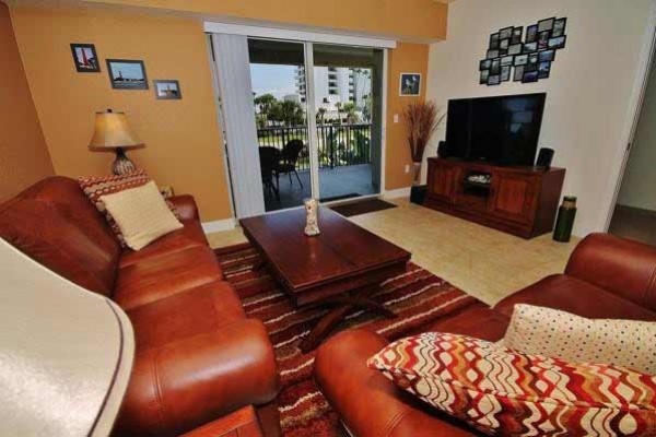 [Image: Beautiful 2 Bedrooms and 2 Bathrooms. Close Beach Access for Your Fl Vacation!]