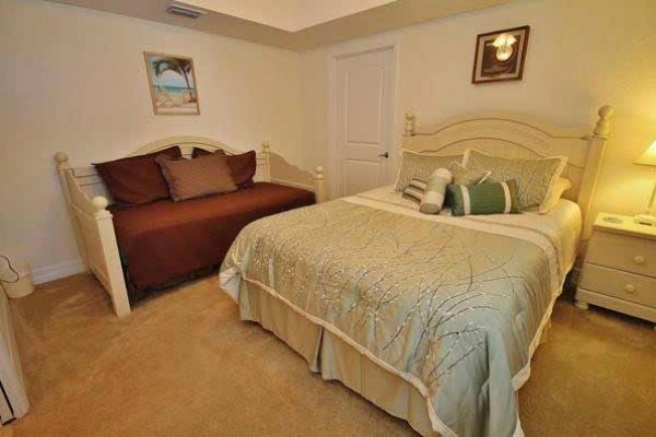 [Image: Beautiful 2 Bedrooms and 2 Bathrooms. Close Beach Access for Your Fl Vacation!]