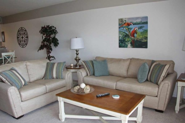 [Image: Oceanwalk - Your Home at the Beach! 3BR, 2BA Spacious Condo-Sleeps 8!!]