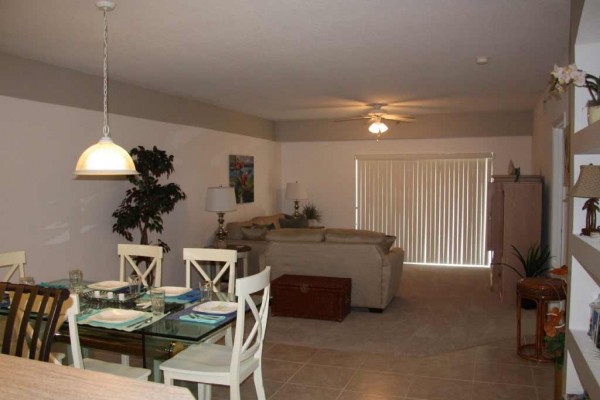 [Image: Oceanwalk - Your Home at the Beach! 3BR, 2BA Spacious Condo-Sleeps 8!!]