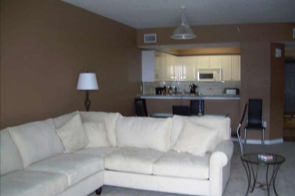 [Image: Luxury Condo 3BR/2BA Sept. Onlyl $599/Week]