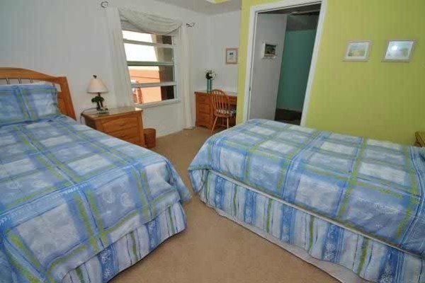 [Image: Great Rates at 2 Bedroom, 2 Bathroom Ocean View Unit at Oceanwalk!]