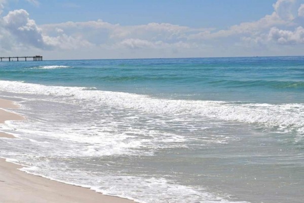 [Image: 'Island Princess 311' Tropical Beach Decor, with Direct Gulf View]
