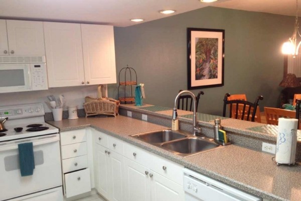 [Image: Location! Ocean View 2BR/2BA Building 1 Sleeps 6-8]