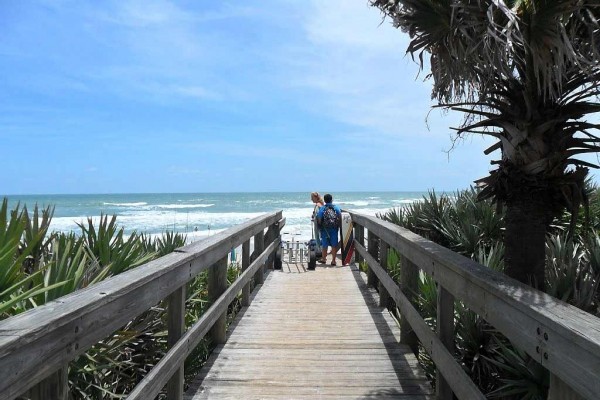 [Image: Beautiful Luxury Condo Across the Street from the Beach]