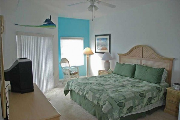 [Image: Oceanwalk Exceptional 3 BR, Smokefree and in-Home Wifi]