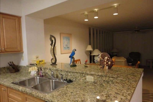 [Image: Special! Penthouse Condo with Gorgeous Bayway View : 4-9to 5-7]