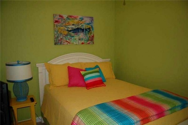 [Image: Waterside Condo 301: 2 BR / 2 BA Condo in Mexico Beach, Sleeps 4]