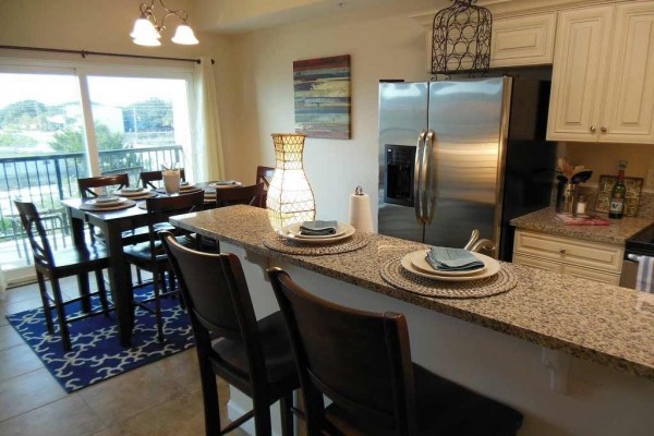[Image: Awesome Condo! Book Now for the Fall, Ask About Discounts!]