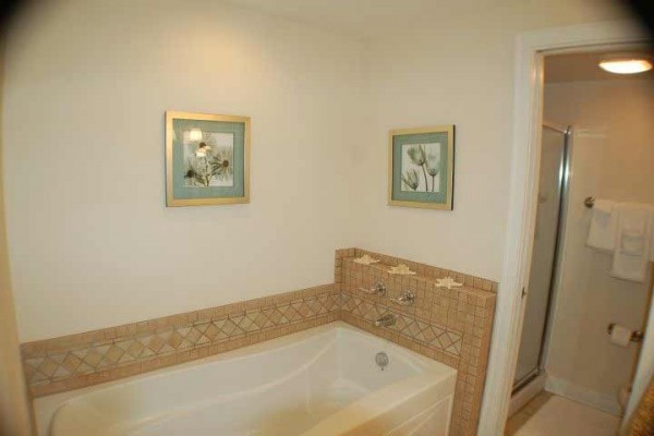 [Image: 2 Bedroom 2 Bathroom Gulf View Condo - Cmb 3l]