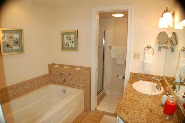 [Image: 2 Bedroom 2 Bathroom Gulf View Condo - Cmb 3l]