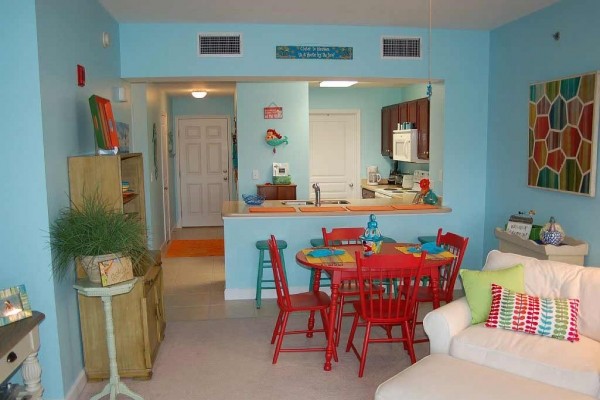 [Image: Gorgeous 2 Bedroom, 2 Bath Condo in Mexico Beach.]