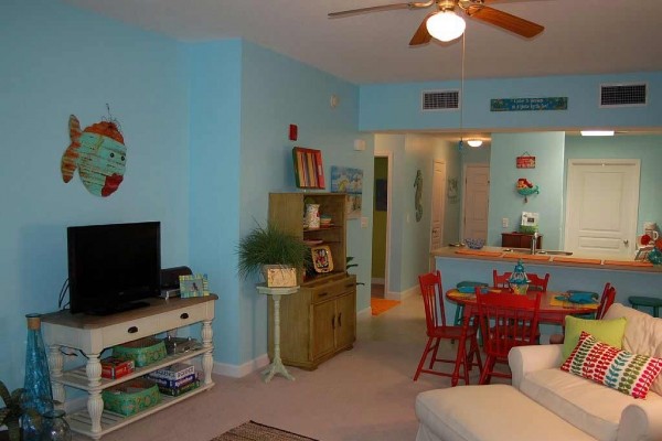 [Image: Gorgeous 2 Bedroom, 2 Bath Condo in Mexico Beach.]