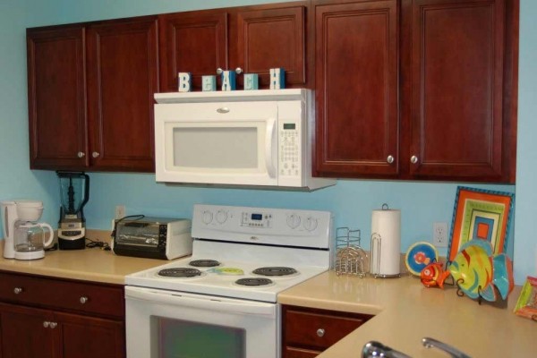 [Image: Gorgeous 2 Bedroom, 2 Bath Condo in Mexico Beach.]