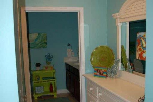 [Image: Gorgeous 2 Bedroom, 2 Bath Condo in Mexico Beach.]