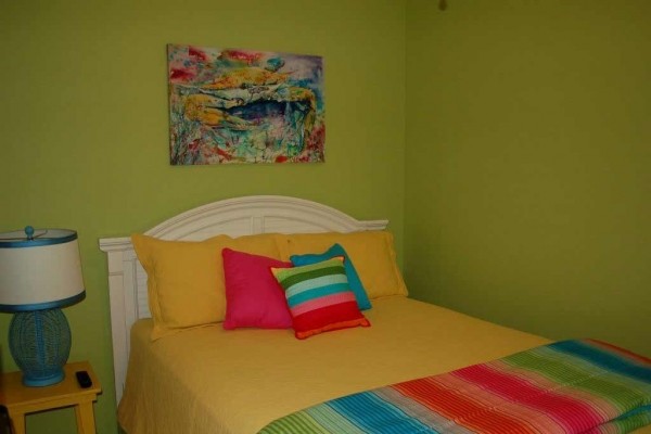 [Image: Gorgeous 2 Bedroom, 2 Bath Condo in Mexico Beach.]