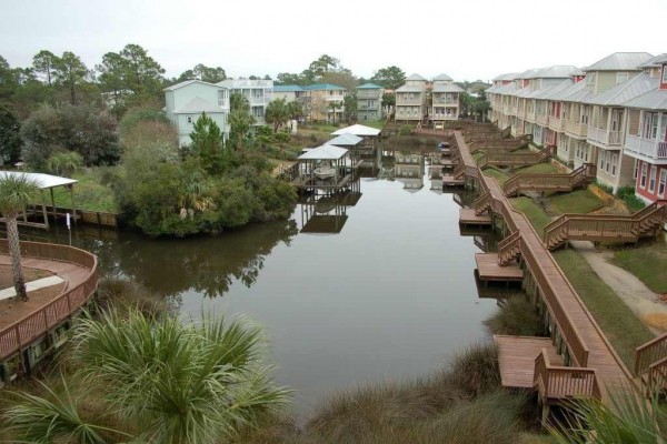 [Image: Gorgeous 2 Bedroom, 2 Bath Condo in Mexico Beach.]