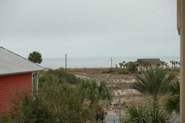 [Image: Gorgeous 2 Bedroom, 2 Bath Condo in Mexico Beach.]