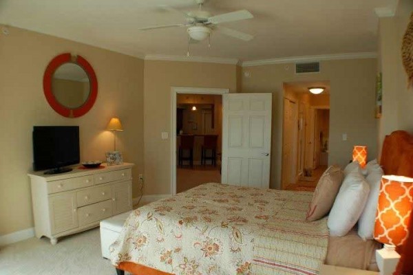 [Image: Relax and Unwind During Your Stay at Paradise Shores 209]