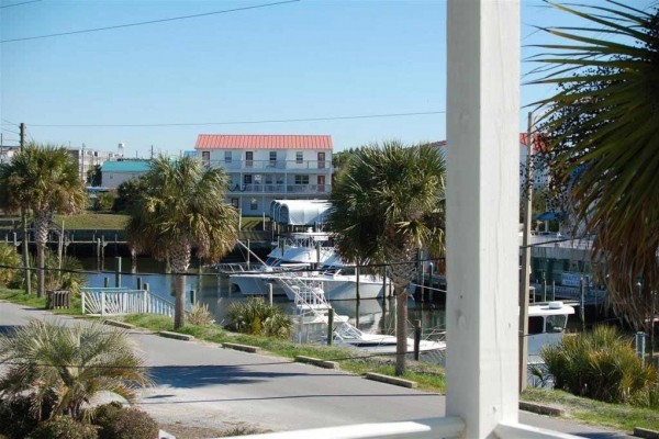[Image: Sea Yall - Canal View Home Close to Beach]
