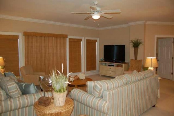 [Image: 3 Bedrooms 3 Baths Gulf View Condo]